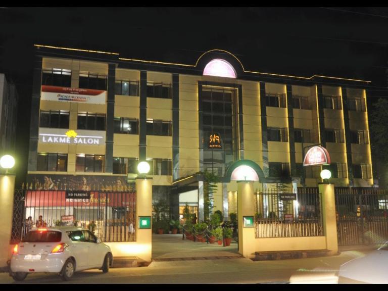 Grand Continental Hotel Prayagraj Ngoại thất bức ảnh