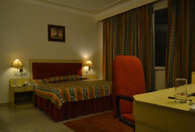 Grand Continental Hotel Prayagraj Phòng bức ảnh