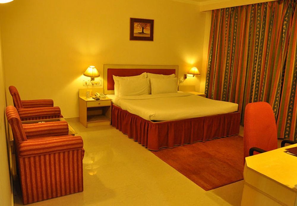 Grand Continental Hotel Prayagraj Ngoại thất bức ảnh
