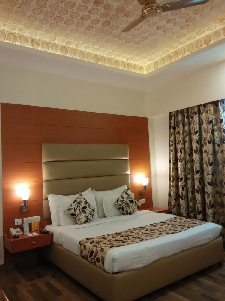 Grand Continental Hotel Prayagraj Ngoại thất bức ảnh